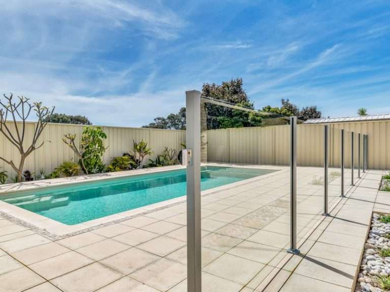 pool fencing Wollongong 1534