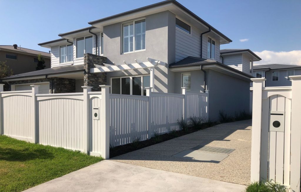 Colorbond vs timber fencing